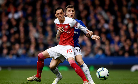 Arsenal bỏ lỡ cơ hội vào top 3 sau thất bại trước Everton