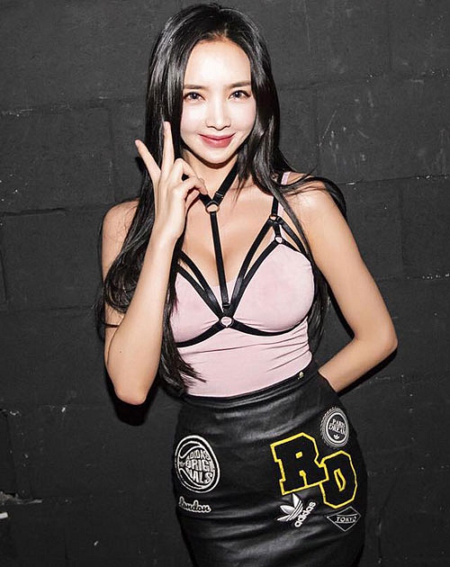 Chiem-nguong-ve-dep-quyen-ru-cua-dj-hot-nhat-xu-so-kim-chi-rana7