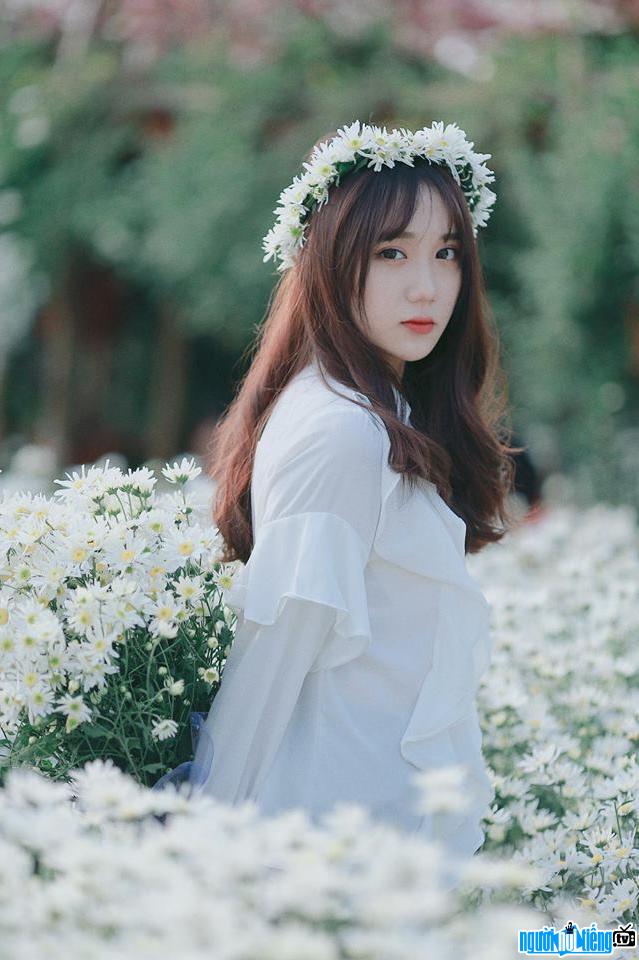 khong-chiu-duoc-vi-ve-dang-yeu-cua-mina-young (9)