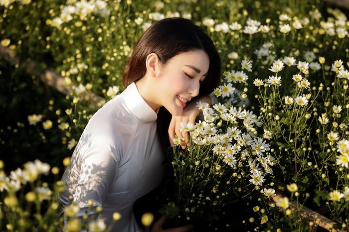 me-man-ve-dep-diu-dang-cua-a-hau-yan-my-voi-ao-dai-trang (9)
