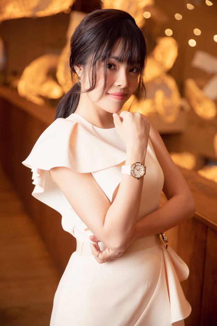 than-tho-ve-thanh-lich-cua-dien-vien-duong-cam-lynh (4)